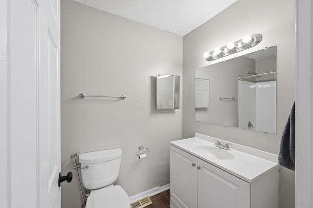 374 N Sarwil Drive, Canal Winchester, OH 43110