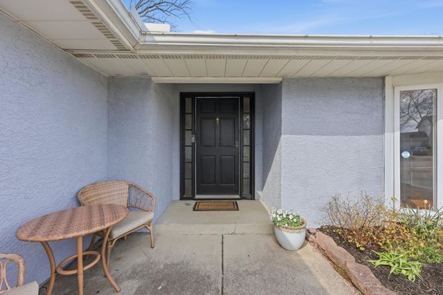 374 N Sarwil Drive, Canal Winchester, OH 43110