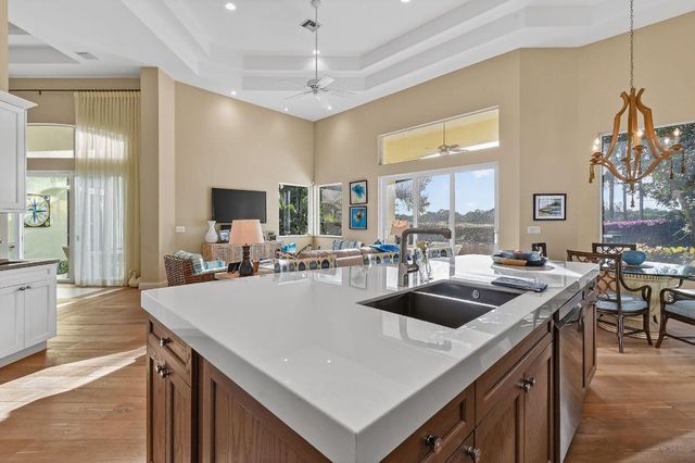 51 Somerset Lane, Palm Beach Gardens, FL 33418