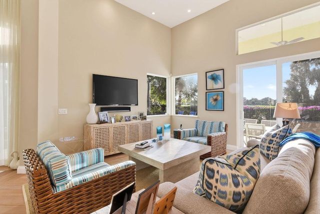 51 Somerset Lane, Palm Beach Gardens, FL 33418