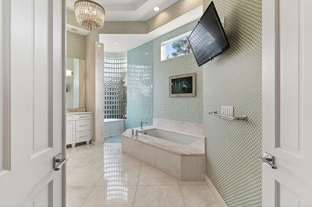 51 Somerset Lane, Palm Beach Gardens, FL 33418