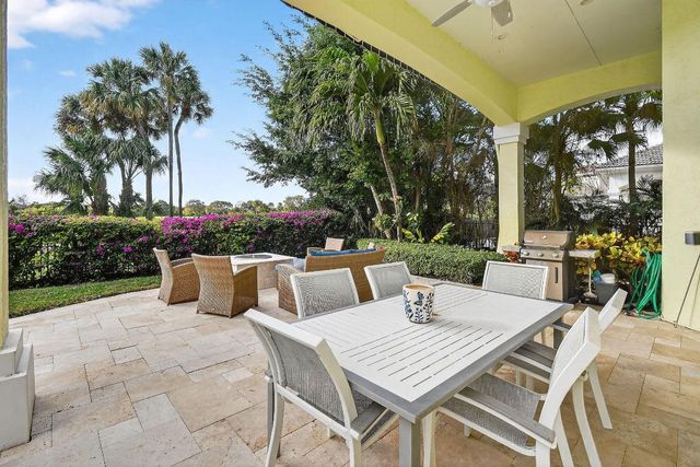 51 Somerset Lane, Palm Beach Gardens, FL 33418