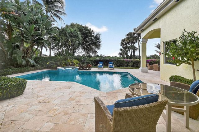 51 Somerset Lane, Palm Beach Gardens, FL 33418