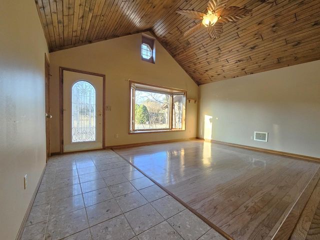 4112 Scarborough DRIVE, Richfield, WI 53076