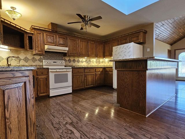 4112 Scarborough DRIVE, Richfield, WI 53076