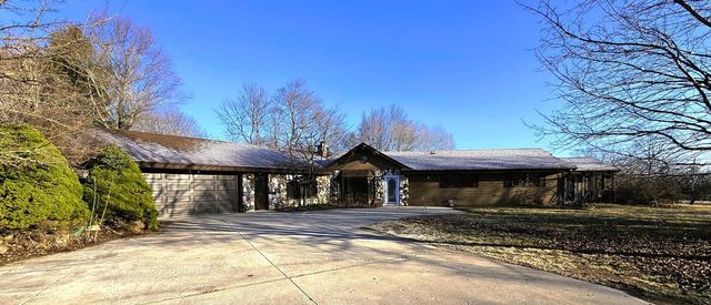 4112 Scarborough DRIVE, Richfield, WI 53076