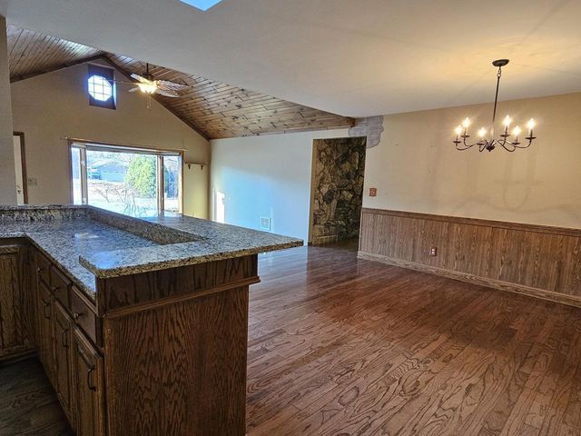 4112 Scarborough DRIVE, Richfield, WI 53076