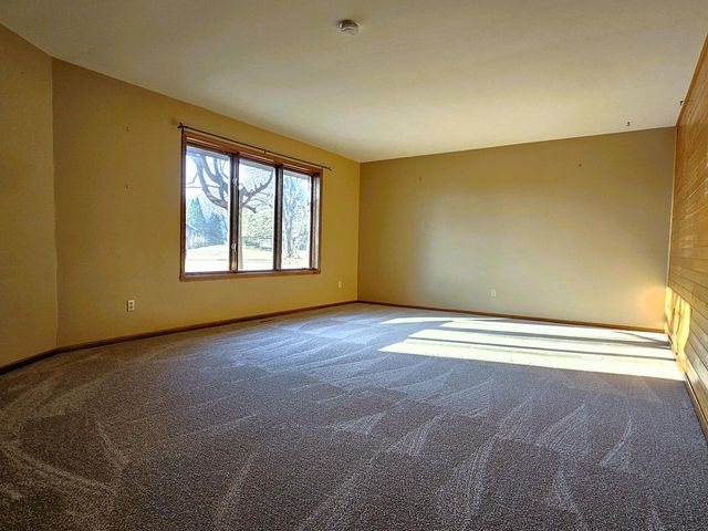 4112 Scarborough DRIVE, Richfield, WI 53076