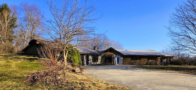 4112 Scarborough DRIVE, Richfield, WI 53076