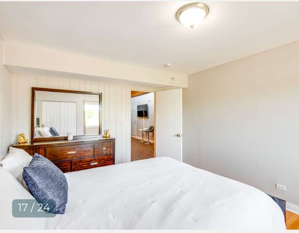 8136 S Kedzie Avenue 202, Chicago, IL 60652