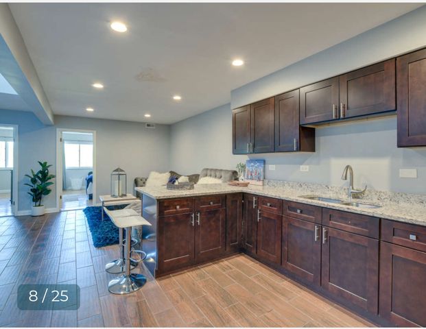 8136 S Kedzie Avenue 202, Chicago, IL 60652