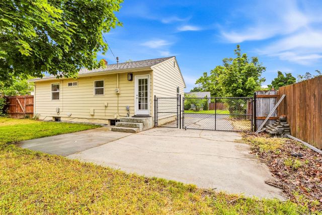 5603 N E St, Spokane, WA 99205