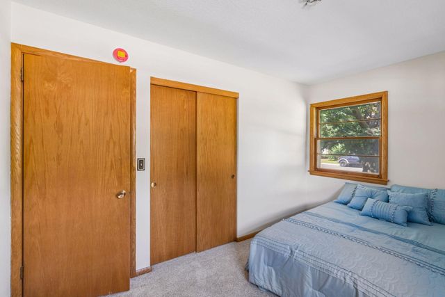 4243 Douglas Drive N, Crystal, MN 55422
