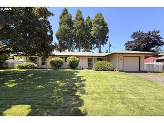 1353 Se 174TH Pl, Portland, OR 97233