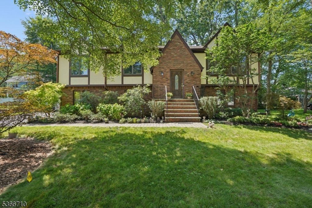15 Woglum Pl, Berkeley Heights Twp., NJ 07922