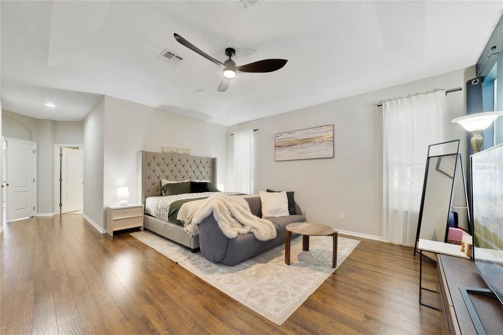 Image 16 of property listing at 13325 OLD DOCK ROAD, Orlando, FL 32828