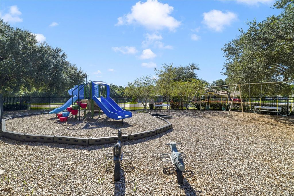 Image 33 of property listing at 13325 OLD DOCK ROAD, Orlando, FL 32828