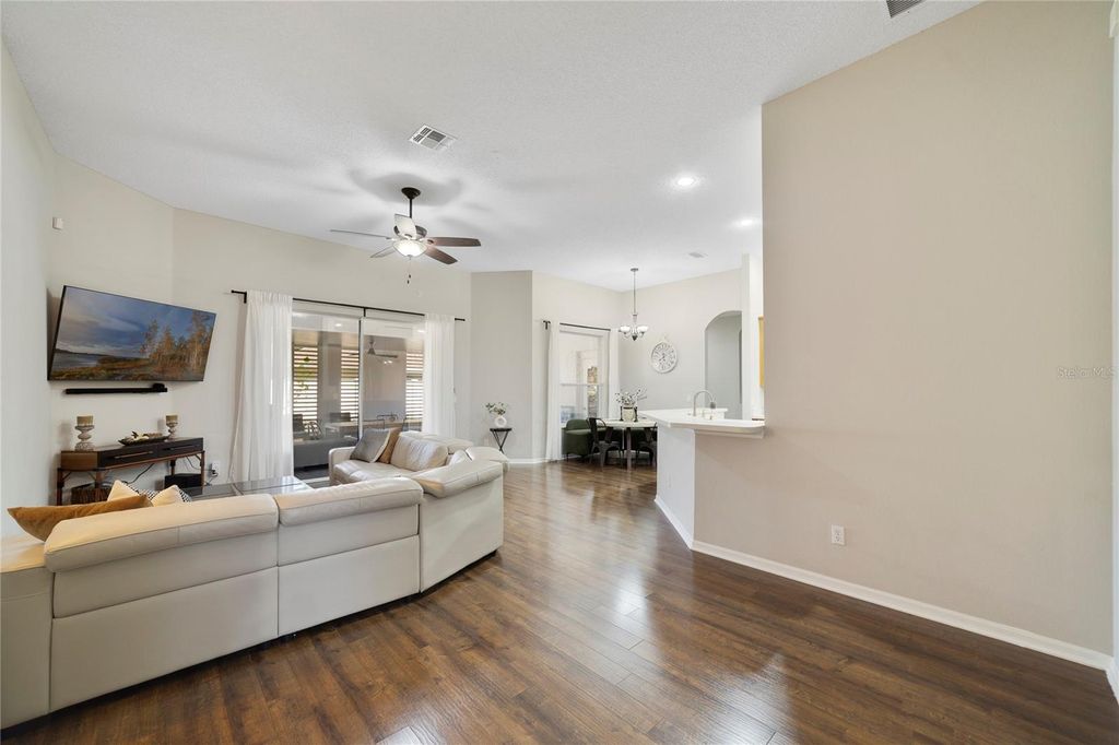 Image 7 of property listing at 13325 OLD DOCK ROAD, Orlando, FL 32828