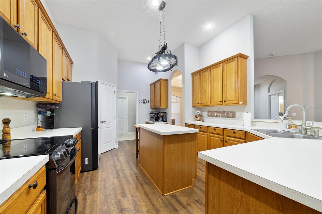 Image 9 of property listing at 13325 OLD DOCK ROAD, Orlando, FL 32828