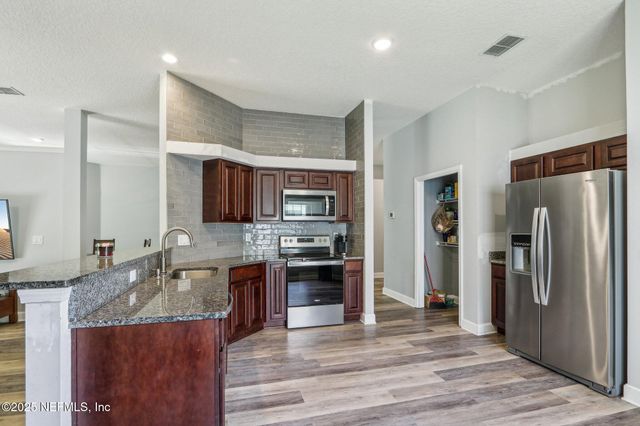 4852 BOLLES LAKE Drive, Jacksonville, FL 32258