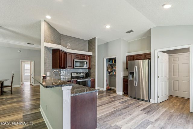 4852 BOLLES LAKE Drive, Jacksonville, FL 32258