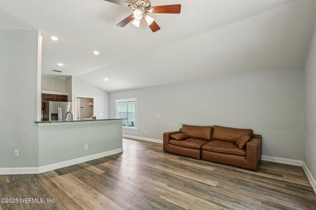 4852 BOLLES LAKE Drive, Jacksonville, FL 32258