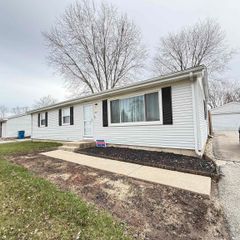 749 Acadia Road, Valparaiso, IN 46385