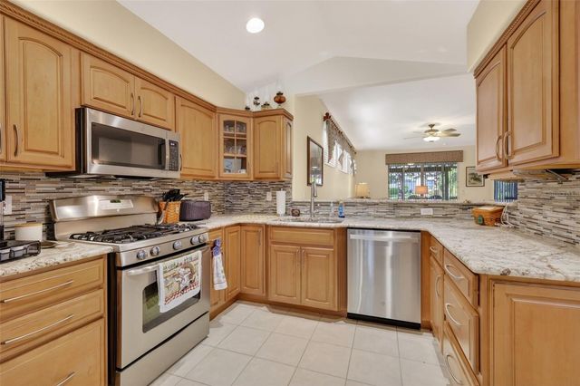 5401 AURORA DRIVE, Leesburg, FL 34748