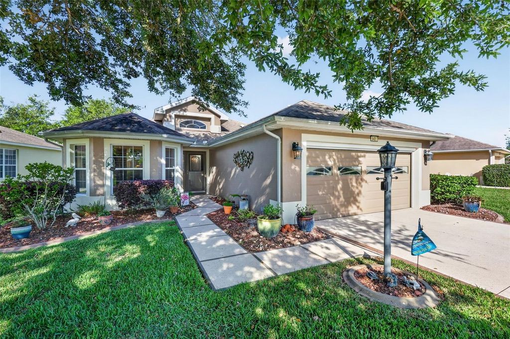 Image 1 of property listing at 5401 AURORA DRIVE, Leesburg, FL 34748