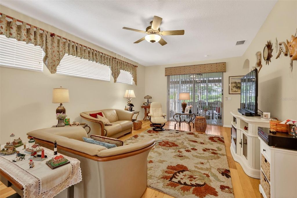 Image 13 of property listing at 5401 AURORA DRIVE, Leesburg, FL 34748