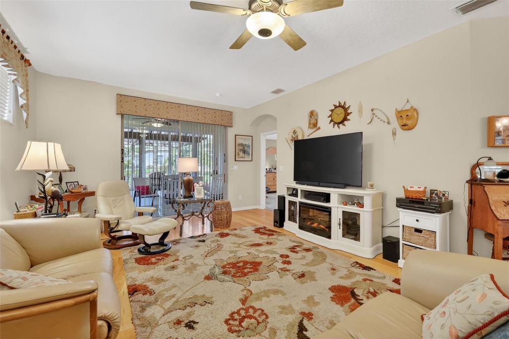 Image 14 of property listing at 5401 AURORA DRIVE, Leesburg, FL 34748