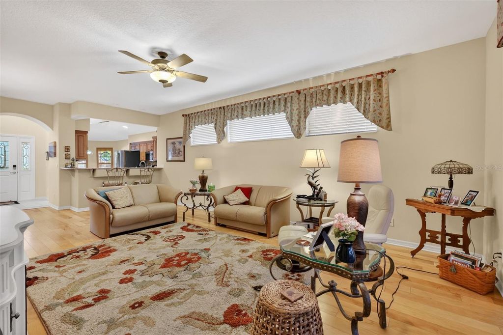 Image 16 of property listing at 5401 AURORA DRIVE, Leesburg, FL 34748