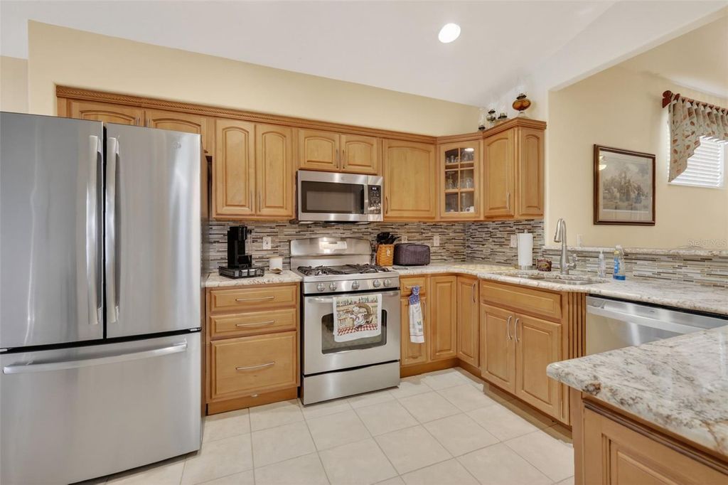 Image 17 of property listing at 5401 AURORA DRIVE, Leesburg, FL 34748