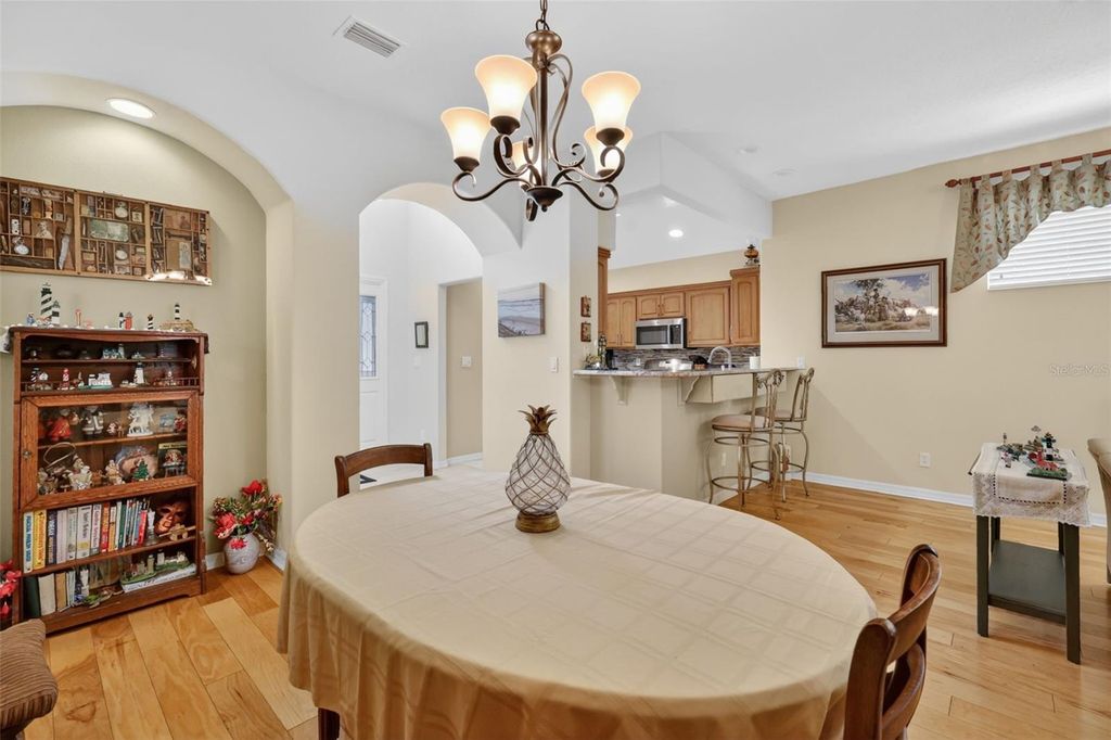 Image 25 of property listing at 5401 AURORA DRIVE, Leesburg, FL 34748