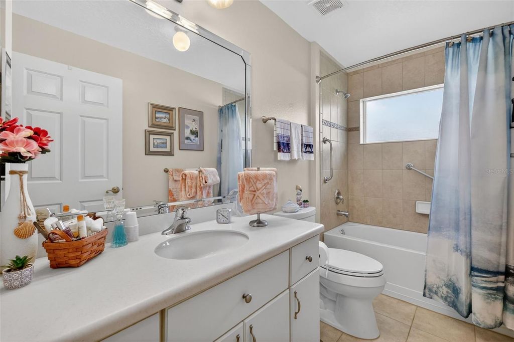 Image 33 of property listing at 5401 AURORA DRIVE, Leesburg, FL 34748