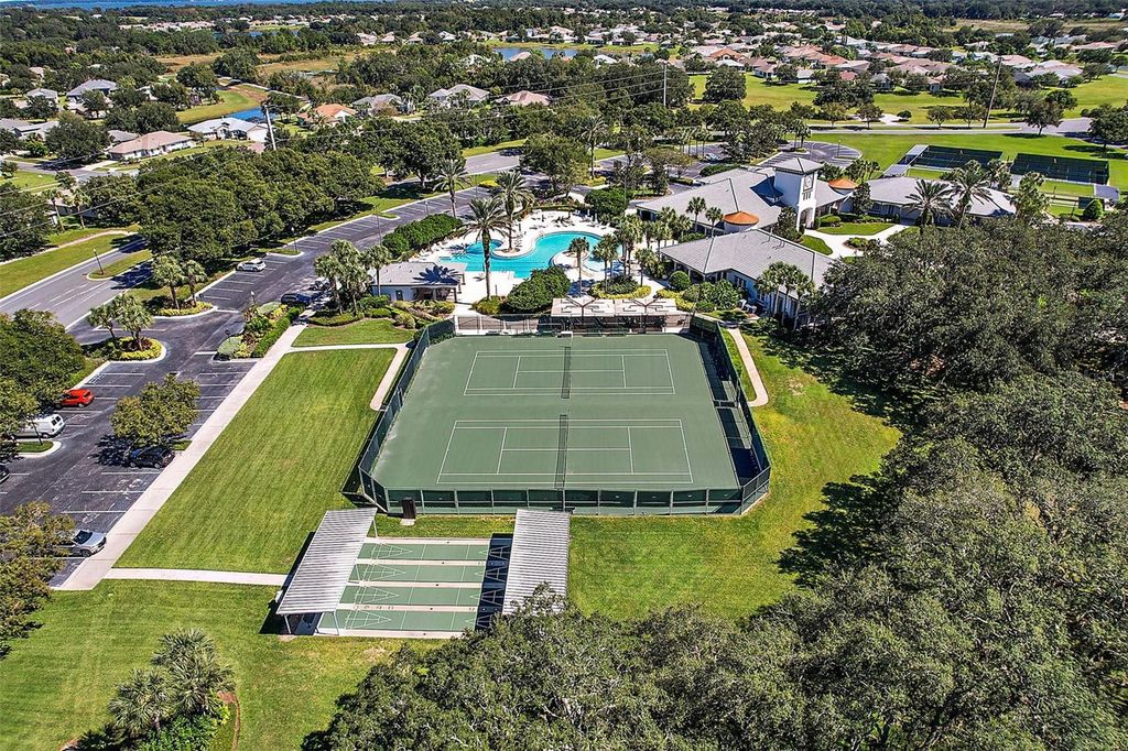 Image 51 of property listing at 5401 AURORA DRIVE, Leesburg, FL 34748