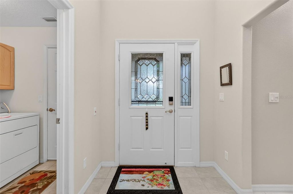 Image 10 of property listing at 5401 AURORA DRIVE, Leesburg, FL 34748