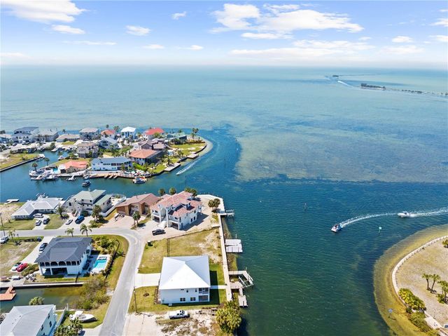 3387 GULF WINDS CIRCLE, Hernando Beach, FL 34607