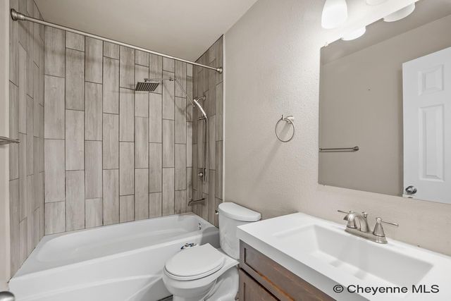 4759 MAPLE WY, Cheyenne, WY 82009