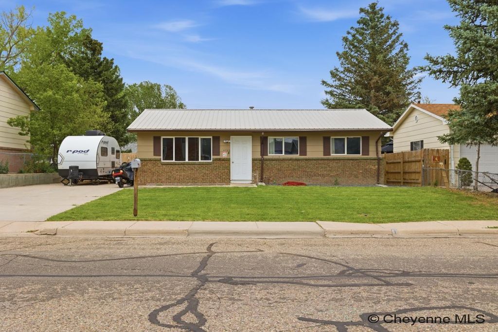 4759 MAPLE WY, Cheyenne, WY 82009