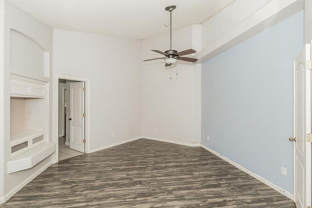 Image 27 of property listing at 6589 E Michigan Avenue, Fresno, CA 93727