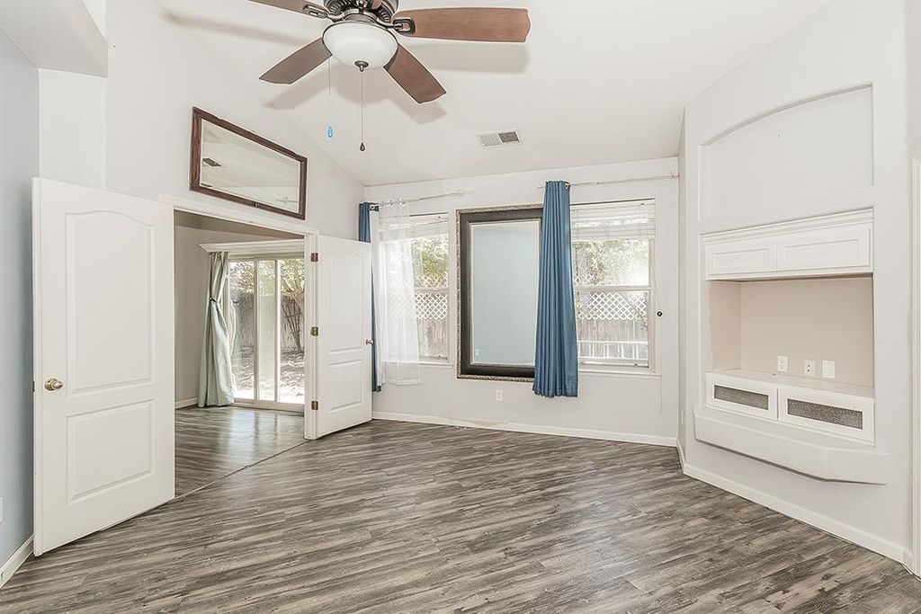 Image 28 of property listing at 6589 E Michigan Avenue, Fresno, CA 93727