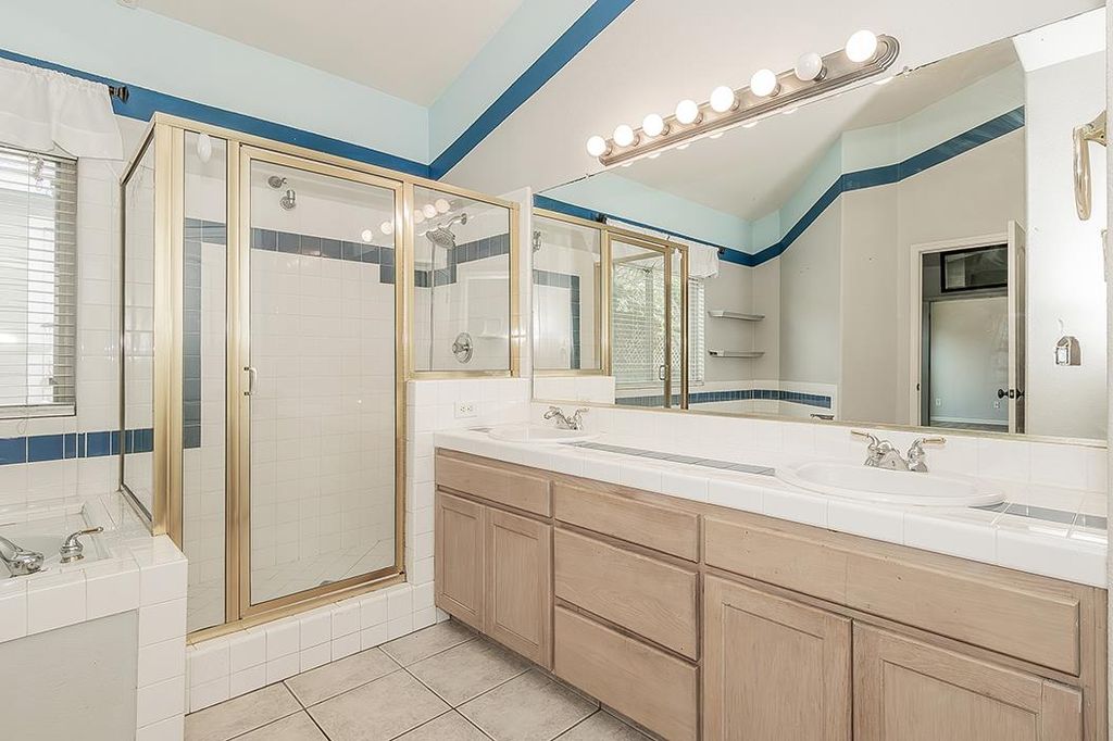 Image 31 of property listing at 6589 E Michigan Avenue, Fresno, CA 93727