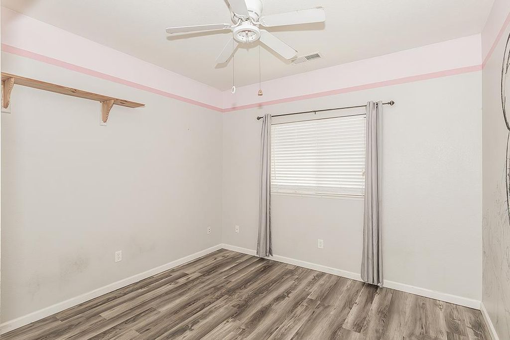 Image 36 of property listing at 6589 E Michigan Avenue, Fresno, CA 93727