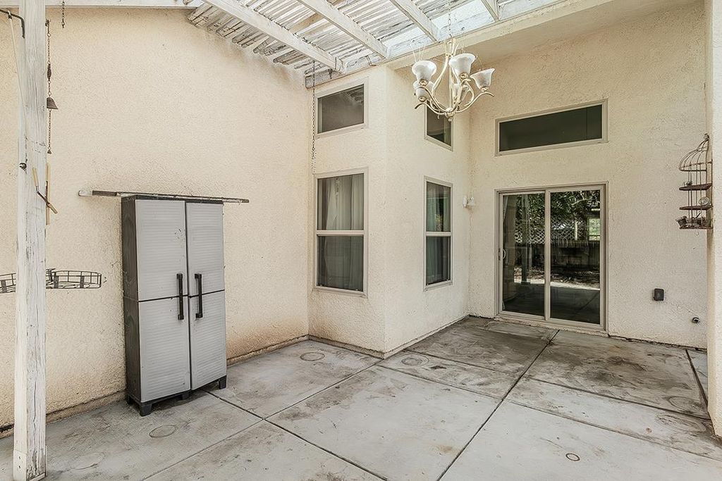 Image 44 of property listing at 6589 E Michigan Avenue, Fresno, CA 93727