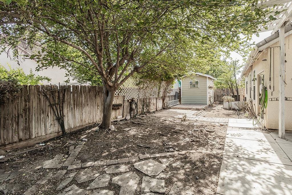 Image 47 of property listing at 6589 E Michigan Avenue, Fresno, CA 93727