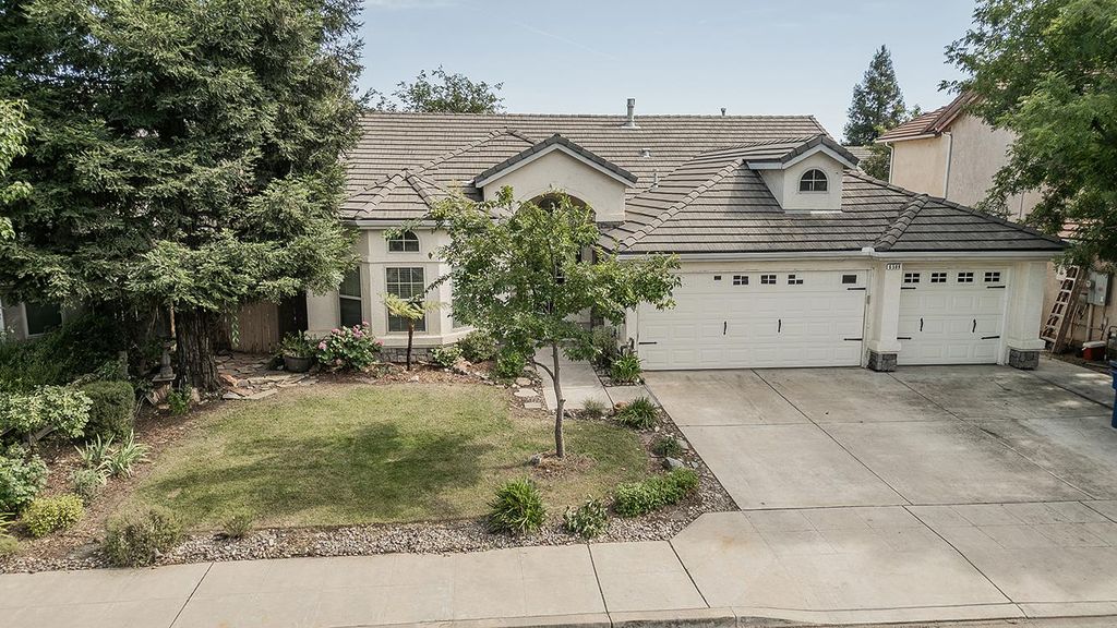 Image 52 of property listing at 6589 E Michigan Avenue, Fresno, CA 93727