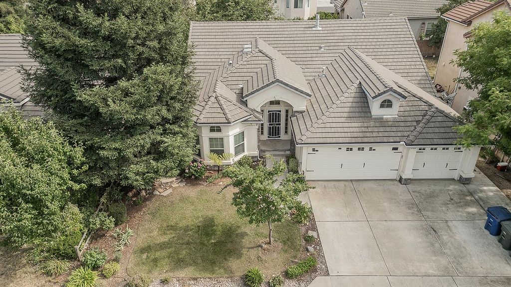Image 53 of property listing at 6589 E Michigan Avenue, Fresno, CA 93727