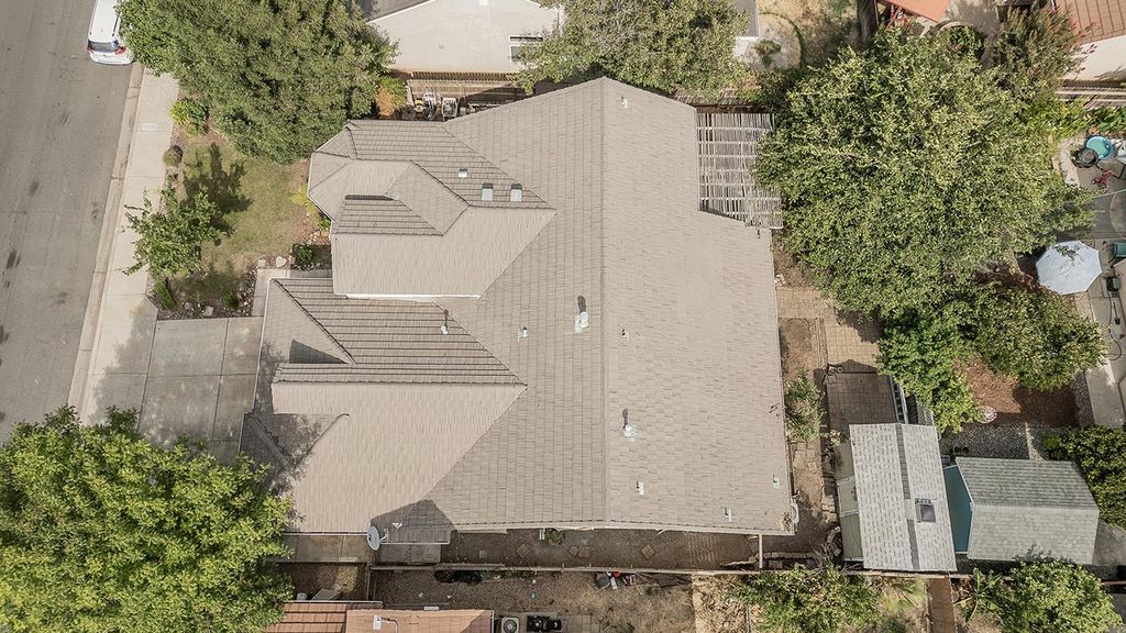 Image 54 of property listing at 6589 E Michigan Avenue, Fresno, CA 93727