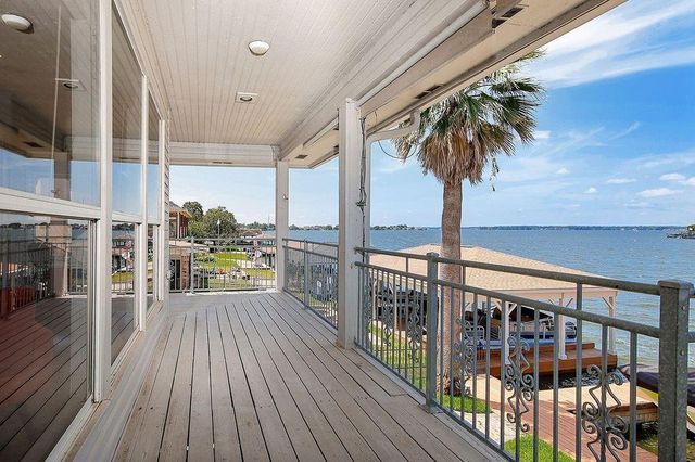 12374 Lake Vista Drive, Willis, TX 77318